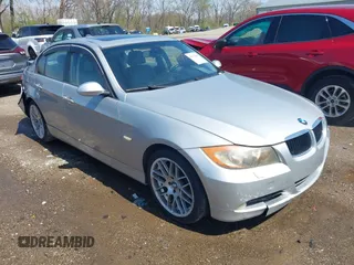 2006 BMW 3 Series 325i z VIN WBAVB13556PT00062, wystawiony jako IAAI lot #41912808 z przebiegiem 190 885 mil mil oraz . Historia ofert i sprzedaży dostępna na DreamBid. Obrazek 1.
