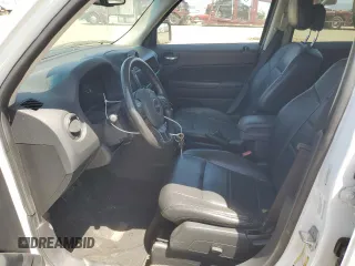 2014 Jeep Patriot High Altitude z VIN 1C4NJPFA3ED679743, wystawiony jako Copart lot #58660725 z przebiegiem 99 253 mil mil oraz Czysty tytuł • Clean title. Historia ofert i sprzedaży dostępna na DreamBid. Obrazek 7.