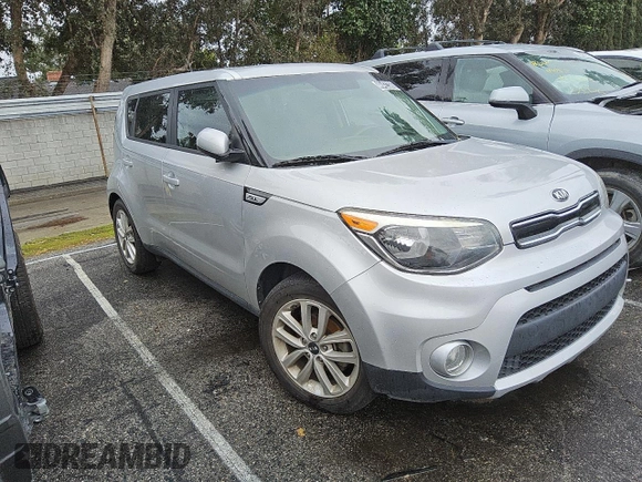 2018 Kia Soul + with VIN KNDJP3A58J7560868, listed as a Copart auction lot 46422365 with 53,288 mi miles and Clean Title. Bid and sale history available at DreamBid. Image 4.