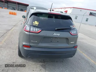 2019 Jeep Cherokee Latitude Plus z VIN 1C4PJMLB5KD440162, wystawiony jako IAAI lot #41911864 z przebiegiem 53 927 mil mil oraz . Historia ofert i sprzedaży dostępna na DreamBid. Obrazek 16.