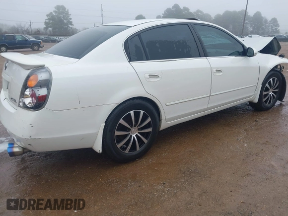 2002 Nissan Altima S with VIN 1N4AL11D62C210418, listed as a IAAI auction lot 41650082 with 155,838 mi miles. Bid and sale history available at carsss.com. Image 4.