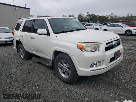 2013 Toyota 4Runner SR5 z VIN JTEZU5JR4D5057487, wystawiony jako Copart lot #51703755 z przebiegiem 119 883 mil mil oraz Szkoda całkowita • Salvage title. Historia ofert i sprzedaży dostępna na DreamBid. Obrazek 4.