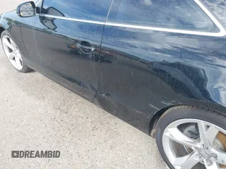 2010 Audi A5 Premium Plus z VIN WAULFAFR2AA069370, wystawiony jako IAAI lot #42301018 z przebiegiem 114 526 mil mil oraz . Historia ofert i sprzedaży dostępna na DreamBid. Obrazek 6.