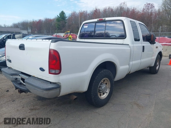 2004 Ford Super Duty F-250 XL with VIN 1FTNX20S54EB44229, listed as a IAAI auction lot 42118078 with 197,719 mi miles. Bid and sale history available at carsss.com. Image 4.