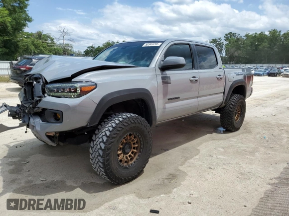 2020 Toyota Tacoma SR5 z VIN 3TMAZ5CN0LM115004, wystawiony jako Copart lot #55343295 z przebiegiem 82 865 mil mil oraz Nie do naprawy • Non repairable. Historia ofert i sprzedaży dostępna na DreamBid. Obrazek 1.