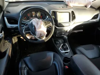 2016 Jeep Cherokee Trailhawk z VIN 1C4PJMBS2GW334801, wystawiony jako Copart lot #87434324 z przebiegiem 92 887 mil mil oraz Szkoda całkowita • Salvage title. Historia ofert i sprzedaży dostępna na DreamBid. Obrazek 8.