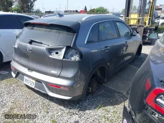 2017 Kia Niro EX with VIN KNDCC3LC6H5089910, listed as a IAAI auction lot 41408878 with 147,930 mi miles. Bid and sale history available at carsss.com. Image 4.