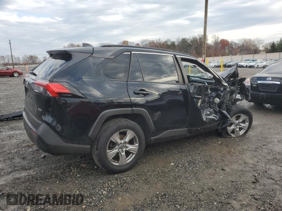 2019 Toyota RAV4 XLE with VIN JTMW1RFV6KD004869, listed as a Copart auction lot 82302754 with 118,015 mi miles and Salvage Title. Bid and sale history available at carsss.com. Image 3.