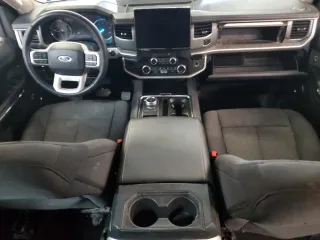 2024 Ford Expedition XLT with VIN 1FMJU1H8XREA54264, listed as a Copart auction lot 84536034 with 18,141 mi miles and Clean title. Bid and sale history available at DreamBid. Image 8.