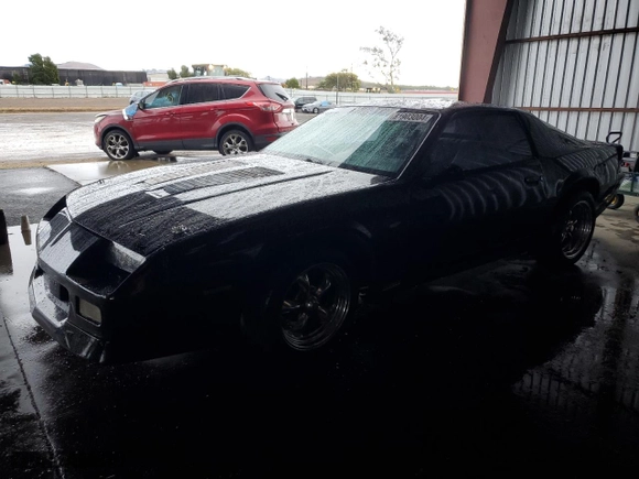 1986 Chevrolet Camaro Z28 Sport with VIN 1G1FP87H8GL106911, listed as a Copart auction lot 81903004 with 24,202 mi miles and Salvage Title. Bid and sale history available at carsss.com. Image 1.