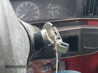 1990 Ford F-150 S с VIN 1FTDF15Y7LNA48686, выставлен на аукционе IAAI как лот 42365955 с пробегом 20 540 миль миль и . История ставок и продаж доступна на DreamBid. Изображение 11.