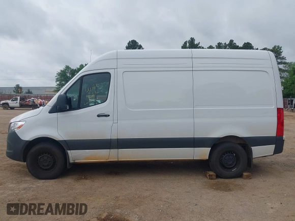 2025 Mercedes-Benz Sprinter Cargo with VIN W1Y4KBHY6ST202145, listed as a IAAI auction lot 42127760 with 9,361 mi miles and . Bid and sale history available at carsss.com. Image 13.