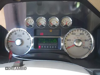 2008 Ford F-250 XL z VIN 1FTSW21R18ED34925, wystawiony jako IAAI lot #42425506 z przebiegiem 232 672 mil mil oraz . Historia ofert i sprzedaży dostępna na DreamBid. Obrazek 7.