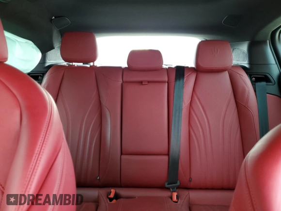 2023 Maserati Grecale Modena z VIN ZN682AVM8P7434729, wystawiony jako Copart lot #88773195 z przebiegiem Nie podano mil oraz Szkody całkowita. Historia ofert i sprzedaży dostępna na DreamBid. Obrazek 10.