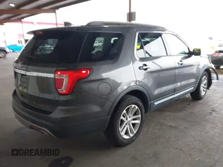 2017 Ford Explorer XLT with VIN 1FM5K7D80HGD04842, listed as a IAAI auction lot 41911091 with 90,680 mi miles and . Bid and sale history available at carsss.com. Image 4.