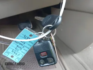 2006 Ford Freestar SEL z VIN 2FMZA52246BA45154, wystawiony jako IAAI lot #42393983 z przebiegiem 100 447 mil mil oraz . Historia ofert i sprzedaży dostępna na DreamBid. Obrazek 11.