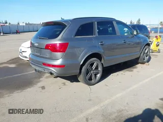 2014 Audi Q7 3.0T S line Prestige with VIN WA1DGAFE2ED009086, listed as a IAAI auction lot 41824179 with 136,899 mi miles. Bid and sale history available at carsss.com. Image 4.