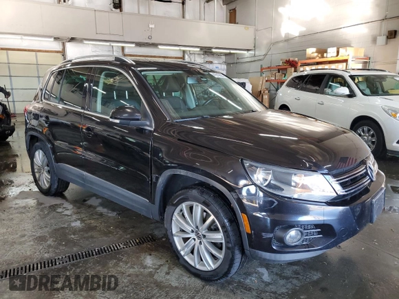 2013 Volkswagen Tiguan SE z VIN WVGBV7AX9DW529234, wystawiony jako Copart lot #41610635 z przebiegiem 130 566 mil mil oraz Szkoda całkowita • Salvage title. Historia ofert i sprzedaży dostępna na DreamBid. Obrazek 4.