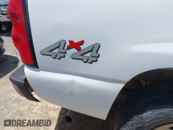 2006 Chevrolet Silverado 1500 LT2 with VIN 1GCEK19B86Z199636, listed as a IAAI auction lot 41614508 with 188,458 mi miles and . Bid and sale history available at DreamBid. Image 6.