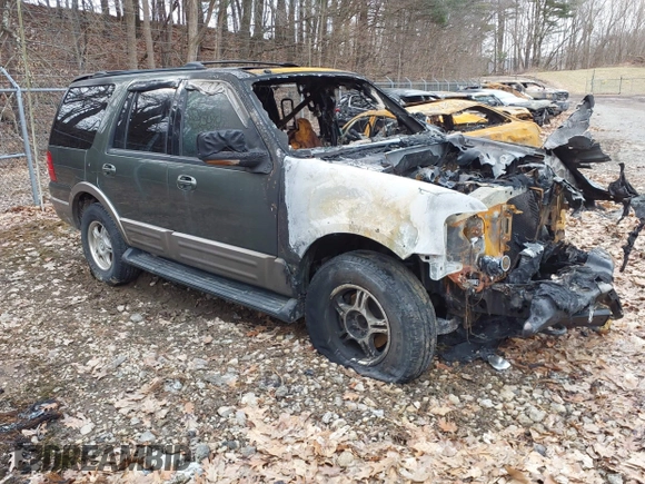 2003 Ford Expedition Eddie Bauer z VIN 1FMFU18L63LC31129, wystawiony jako IAAI lot #41683523 z przebiegiem 212 638 mil mil oraz . Historia ofert i sprzedaży dostępna na DreamBid. Obrazek 1.