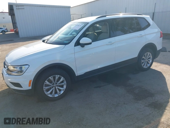 2020 Volkswagen Tiguan S z VIN 3VV1B7AX4LM098567, wystawiony jako IAAI lot #41504191 z przebiegiem 106 012 mil mil oraz . Historia ofert i sprzedaży dostępna na DreamBid. Obrazek 2.