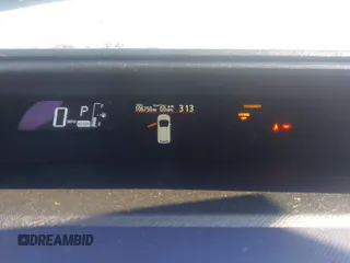 2016 Toyota Prius One z VIN JTDKDTB32G1124779, wystawiony jako IAAI lot #41855014 z przebiegiem 106 750 mil mil oraz . Historia ofert i sprzedaży dostępna na DreamBid. Obrazek 7.