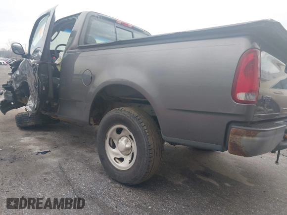 2004 Ford F-150 XL с VIN 2FTRF172X4CA89139, выставлен на аукционе IAAI как лот 42038181 с пробегом Не указан миль и . История ставок и продаж доступна на DreamBid. Изображение 3.