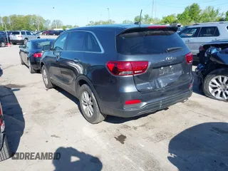 2020 Kia Sorento LX z VIN 5XYPGDA37LG658455, wystawiony jako IAAI lot #42232301 z przebiegiem 43 666 mil mil oraz . Historia ofert i sprzedaży dostępna na DreamBid. Obrazek 3.