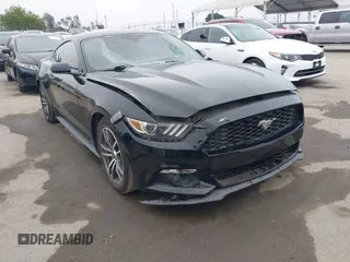 2016 Ford Mustang EcoBoost z VIN 1FA6P8TH0G5237709, wystawiony jako IAAI lot #42100996 z przebiegiem 81 096 mil mil oraz . Historia ofert i sprzedaży dostępna na DreamBid. Obrazek 1.