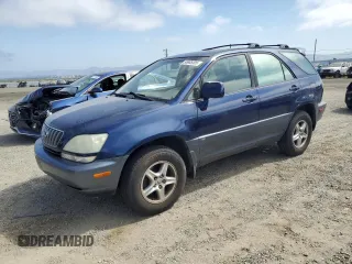 2002 Lexus RX 300 z VIN JTJHF10UX20292105, wystawiony jako Copart lot #55905305 z przebiegiem 231 493 mil mil oraz Czysty tytuł • Clean title. Historia ofert i sprzedaży dostępna na DreamBid. Obrazek 1.