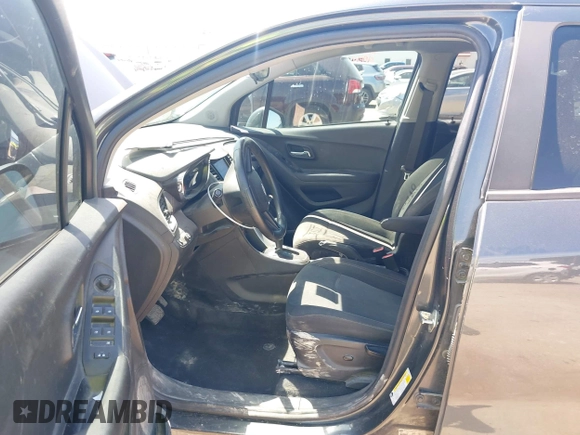 2020 Chevrolet Trax LS with VIN 3GNCJKSBXLL260487, listed as a IAAI auction lot 42044189 with 94,191 mi miles and . Bid and sale history available at DreamBid. Image 5.
