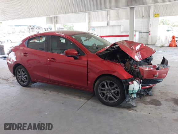 2019 Toyota Yaris L z VIN 3MYDLBYVXKY524593, wystawiony jako IAAI lot #42301508 z przebiegiem 45 596 mil mil oraz . Historia ofert i sprzedaży dostępna na DreamBid. Obrazek 14.