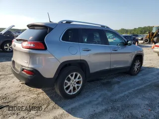 2018 Jeep Cherokee Latitude Tech Connect z VIN 1C4PJLCBXJD528035, wystawiony jako Copart lot #65602975 z przebiegiem 180 208 mil mil oraz Czysty tytuł • Clean title. Historia ofert i sprzedaży dostępna na DreamBid. Obrazek 3.