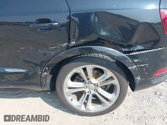 2017 Audi Q3 Prestige z VIN WA1GCCFS0HR015809, wystawiony jako IAAI lot #42405089 z przebiegiem 111 565 mil mil oraz . Historia ofert i sprzedaży dostępna na DreamBid. Obrazek 6.