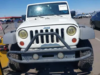 2010 Jeep Wrangler Unlimited Sport with VIN 1J4BA3H1XAL102159, listed as a IAAI auction lot 40190164 with 262,194 mi miles. Bid and sale history available at carsss.com. Image 6.