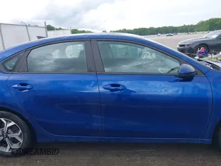 2020 Kia Forte LXS z VIN 3KPF24AD8LE222536, wystawiony jako IAAI lot #42259218 z przebiegiem 50 356 mil mil oraz . Historia ofert i sprzedaży dostępna na DreamBid. Obrazek 13.
