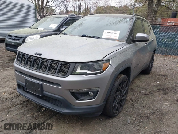 2018 Jeep Compass Latitude with VIN 3C4NJCBB0JT487272, listed as a IAAI auction lot 41955584 with 92,042 mi miles. Bid and sale history available at carsss.com. Image 17.