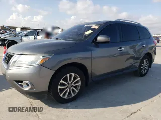 2015 Nissan Pathfinder SV with VIN 5N1AR2MMXFC657328, listed as a Copart auction lot 85282204 with 194,056 mi miles and Clean title. Bid and sale history available at DreamBid. Image 1.