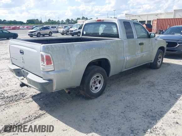 2007 Mitsubishi Raider LS with VIN 1Z7HC22K57S162987, listed as a IAAI auction lot 42015748 with 100,919 mi miles. Bid and sale history available at carsss.com. Image 4.