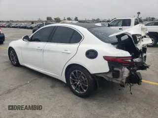 2018 Alfa Romeo Giulia z VIN ZARFAEBN0J7563478, wystawiony jako Copart lot #55683915 z przebiegiem 110 134 mil mil oraz Szkody całkowita. Historia ofert i sprzedaży dostępna na DreamBid. Obrazek 2.