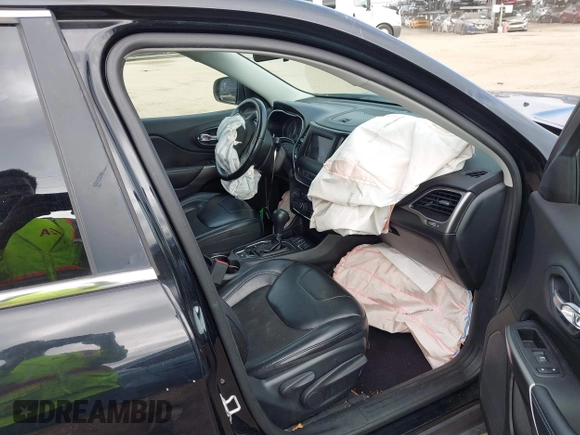 2019 Jeep Cherokee Latitude Plus with VIN 1C4PJLLN4KD119783, listed as a IAAI auction lot 41223282 with 84,917 mi miles. Bid and sale history available at carsss.com. Image 5.