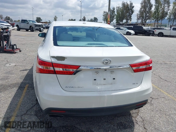 2014 Toyota Avalon Limited z VIN 4T1BK1EB1EU117097, wystawiony jako IAAI lot #41937996 z przebiegiem 169 336 mil mil oraz . Historia ofert i sprzedaży dostępna na DreamBid. Obrazek 16.