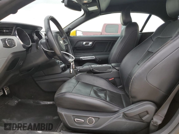 2016 Ford Mustang EcoBoost Premium z VIN 1FATP8UH0G5281775, wystawiony jako Copart lot #89290435 z przebiegiem 86 042 mil mil oraz Szkoda całkowita • Salvage title. Historia ofert i sprzedaży dostępna na DreamBid. Obrazek 7.