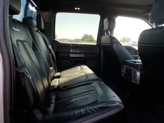 2018 Ford F-350 XL z VIN 1FT8W3BT1JEB01191, wystawiony jako Copart lot #61360815 z przebiegiem 211 542 mil mil oraz Czysty tytuł • Clean title. Historia ofert i sprzedaży dostępna na DreamBid. Obrazek 10.