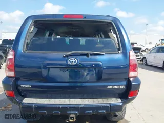 2005 Toyota 4Runner SR5 with VIN JTEZU14R358031340, listed as a IAAI auction lot 40371472 with 204,320 mi miles. Bid and sale history available at carsss.com. Image 16.