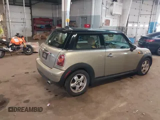 2008 MINI Hardtop with VIN WMWMF33508TU67872, listed as a IAAI auction lot 42235034 with 171,771 mi miles and . Bid and sale history available at DreamBid. Image 4.