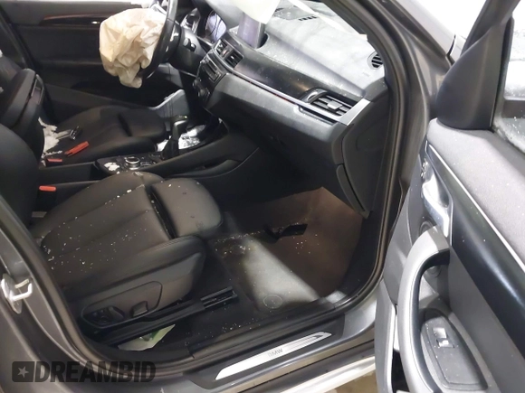 2018 BMW X1 xDrive28i with VIN WBXHT3C38J5L34625, listed as a IAAI auction lot 41133876 with 60,986 mi miles and . Bid and sale history available at DreamBid. Image 5.
