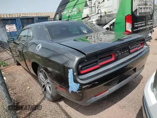 2019 Dodge Challenger R/T z VIN 2C3CDZBT8KH524707, wystawiony jako Copart lot #59381215 z przebiegiem 20 771 mil mil oraz Szkoda całkowita • Salvage title. Historia ofert i sprzedaży dostępna na DreamBid. Obrazek 3.