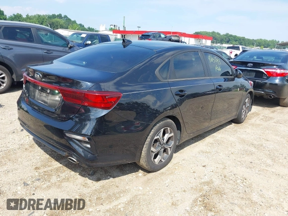 2019 Kia Forte LXS z VIN 3KPF24AD9KE131628, wystawiony jako IAAI lot #42657093 z przebiegiem 163 737 mil mil oraz . Historia ofert i sprzedaży dostępna na DreamBid. Obrazek 4.