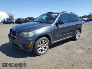 2011 BMW X5 35i with VIN 5UXZV4C59BL412375, listed as a Copart auction lot 53677205 with 133,962 mi miles and Clean Title. Bid and sale history available at carsss.com. Image 1.